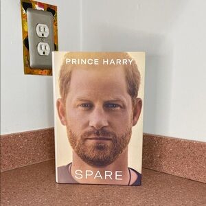 Prince Harry 'Spare' Book - Cream Cover